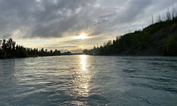 Sterling Cabina | Kenai riverfront log cabin, perfect for fishing, close to town