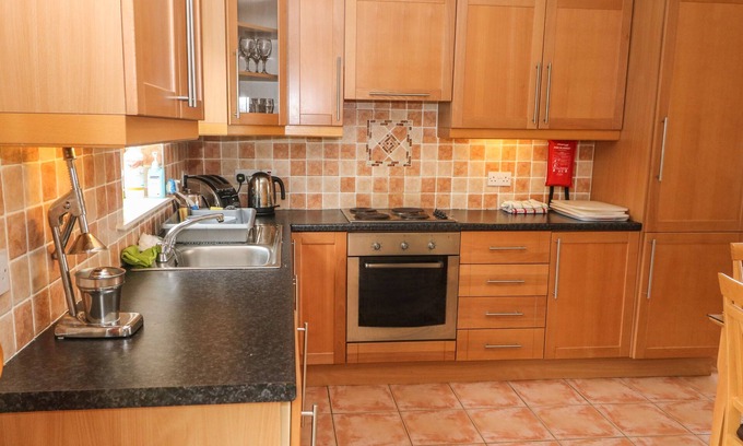 Kenmare Cabaña | KENMARE BAY COTTAGE, family friendly in Kenmare, County Kerry