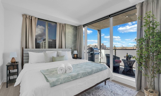 Sunnyside Apartamento | Kensington Condo | King Bed + Banff Pass + Parking + WIFI