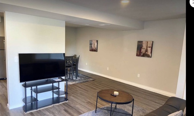 Kent Casa | KentRenton-EntireLowerUnit Duplex with Large Yard