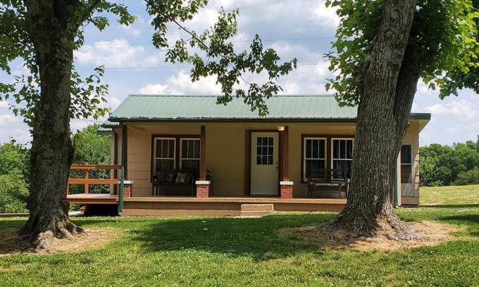 Dunbar Casa | Kentucky Hills Country Cottage - Country Life