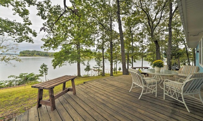 New Concord Casa | Kentucky Lake Cabin with Private Dock and Fire Pit