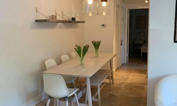 Key Biscayne Apartamento | Key Biscayne 1 bedroom walk to Beach & town