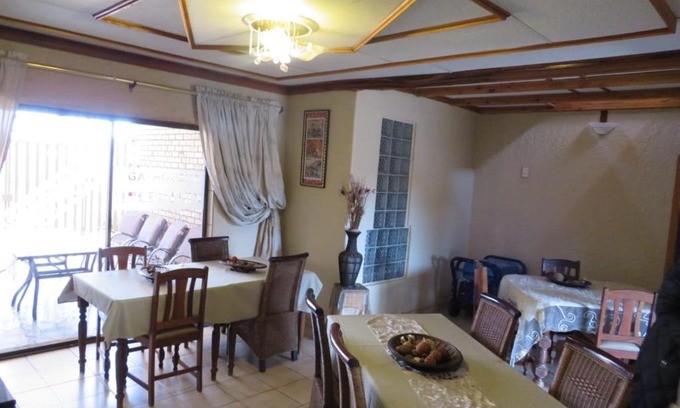 Alabama Cama Y Desayuno | Kgatholoha Guest House