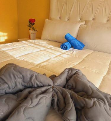 Heilbron Casa | Khalanyoni Guest House