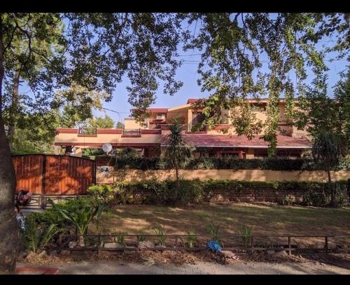 F-8 Sector Casa | Khan's Family guest House