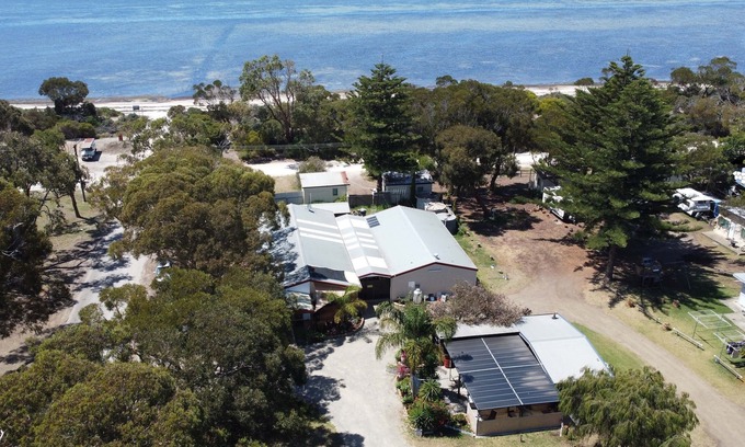 Brownlow Ki Cabina | KI Caravan Park, Kingscote