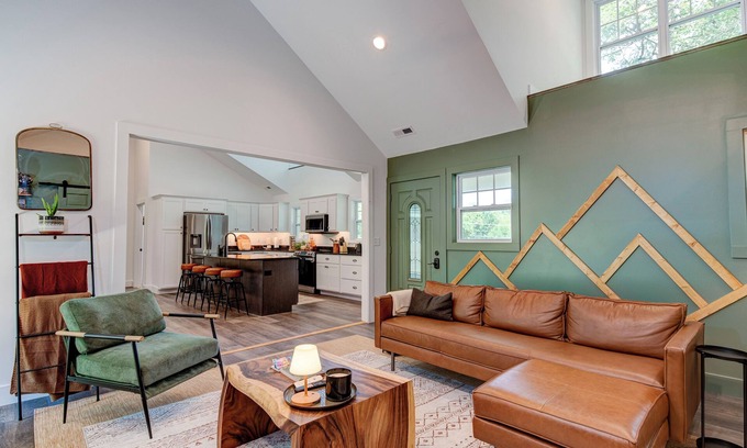 Asheville Casa | Kid-friendly amenities & King Suite w Fireplace- Minutes to Mtns or Main Street