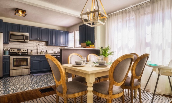 Wesley Heights Casa | Kid-Friendly Oct Stay Featured in CLT Magazine!