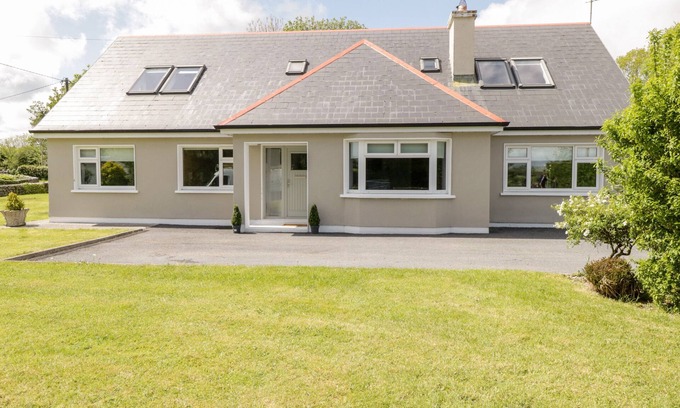 Inishmacatreer Casa | KILKEERAN LODGE, family friendly in Ballinrobe, County Mayo