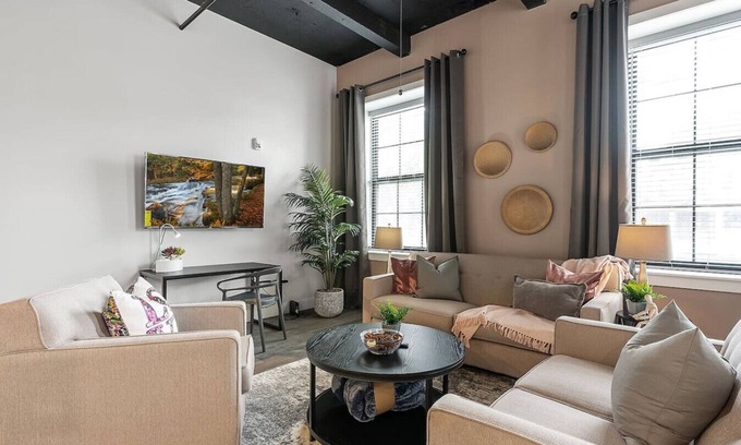 Northwest Philadelphia Apartamento | King 1BR Near Temple and La Salle with Free Parking for Extended Stays