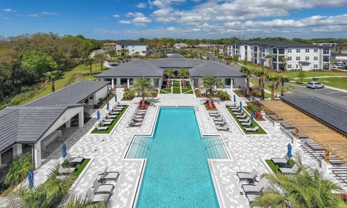 Southeast Orlando Apartamento | King Apt |Pets allowed |15 min to Parks |Amenities