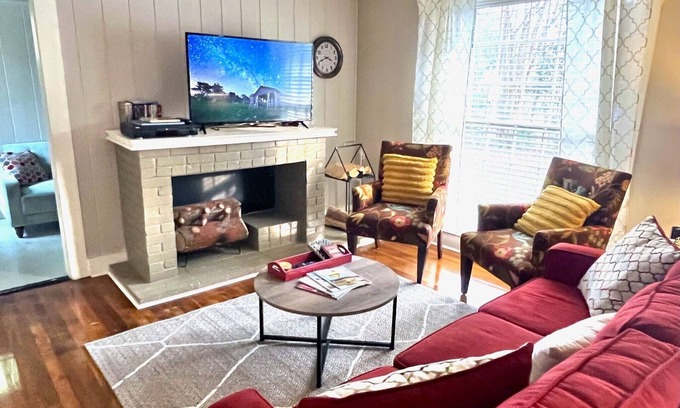Hattiesburg Casa | ☆ KING BED ☆ Cottage escondido cerca del centro y Midtown