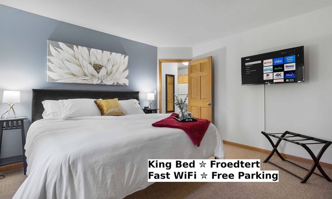 Wauwatosa Apartamento | King Bed-FAST WiFi - Undrgrd Parking - Near Froedtert