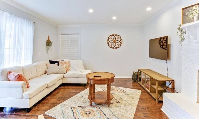 South Ogden Casa | King Bed | Fully Equipped kitchen! |Board Games!