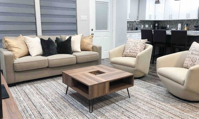 Greater Fondren Southwest Casa | King bed in gated community | 1300 sqft home