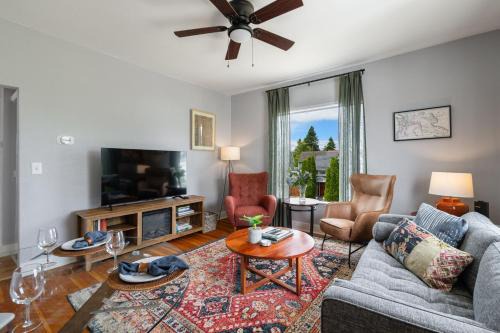 North End Apartamento | King Bed, Near DT and Best Restaurants, Pets OK!