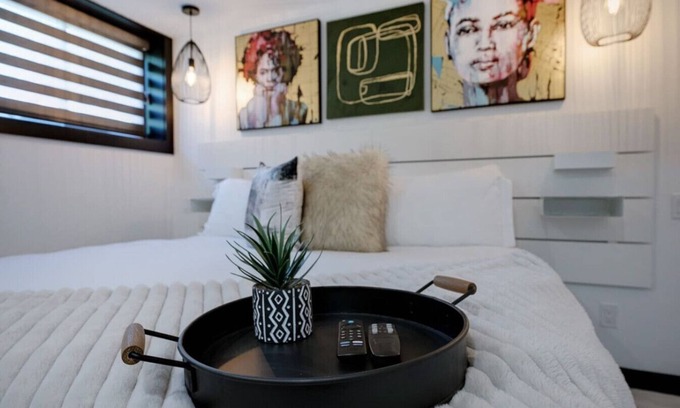 Niagara Falls Apartamento | King Bed/Selfie Wall/Large Bathtub/Laundry