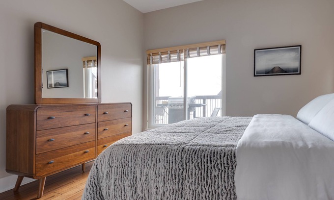 Pittsburgh Apartamento | King Bed! Unique City Views! Free Parking!