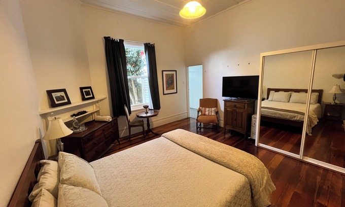Epsom Villa | LA CASA BONITA AUCKLAND KING ENSUITE HABITACIÓN VINTAGE