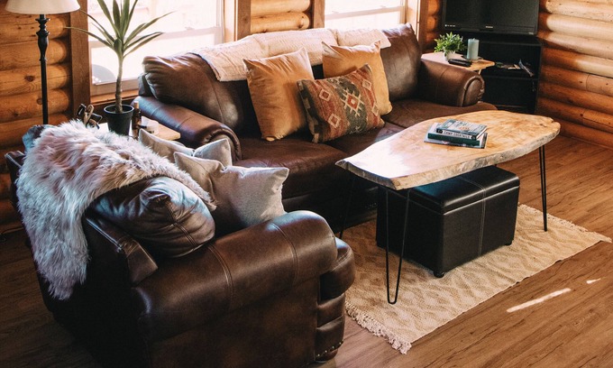 Cascade Cabina | King Hill Cottage - A river view cabin in Cascade