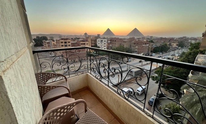 Giza Casa | King Khafren View INN