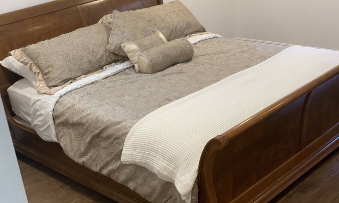 North Los Altos Casa | King &queen beds 4 B & 2 Ba, 2000 SF gated home in prestigious north Los Altos