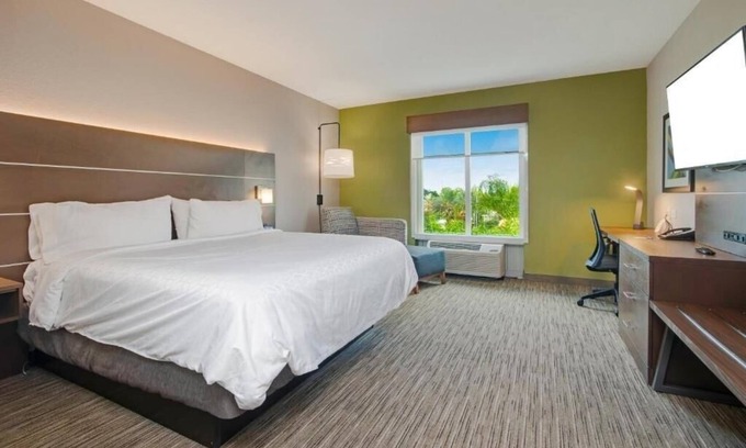 Apopka Apartamento | King Room Near Boston Lobster Feast ORL