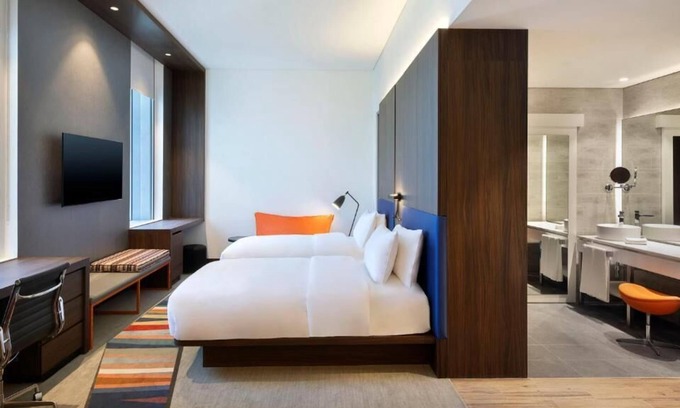 Garhoud Casa | King Room Near DXB Airport By Luxury Bookings