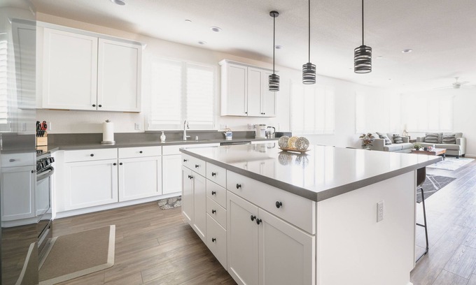 Merced Casa | *King Suite by hospital & UC w/Private Bathroom*