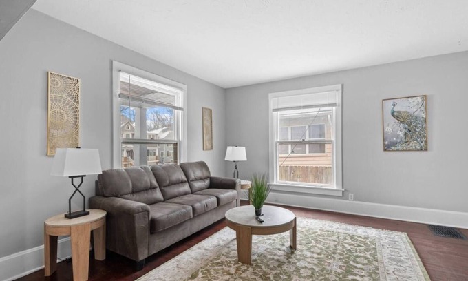 Davenport Apartamento | King Suite, Firepit, bsmnt, W/D!