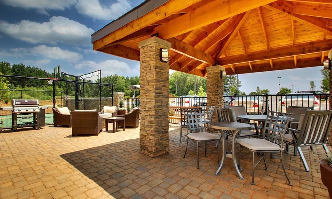 Rock Hill Apartamento | King Suite Great for Business Travelers! Free Breakfast Buffet. Indoor Pool