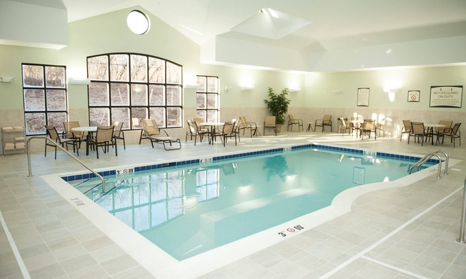 North Wales Condominio | Suite King Equipada | Gimnasio abierto las 24 horas, piscina cubierta + bañera de hidromasaje compartida