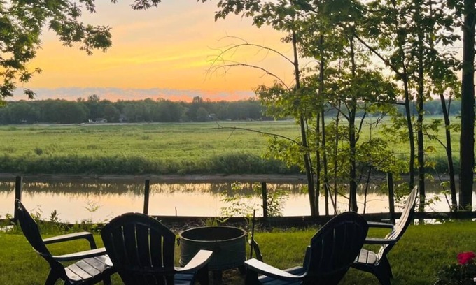 Sanford Casa | Kingfisher Cabin: Stunning Views! Lakebed Vistas