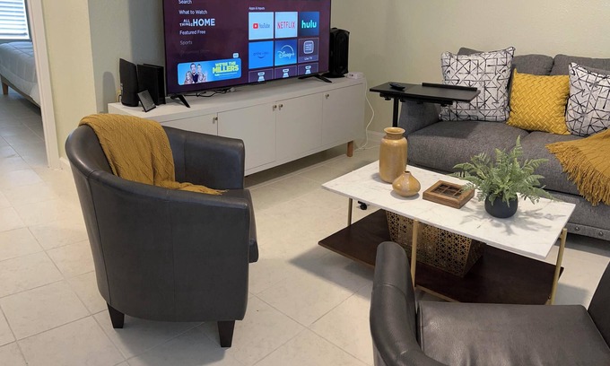 Bonanza Apartamento | Kingsway by the Laredo Medical Center.