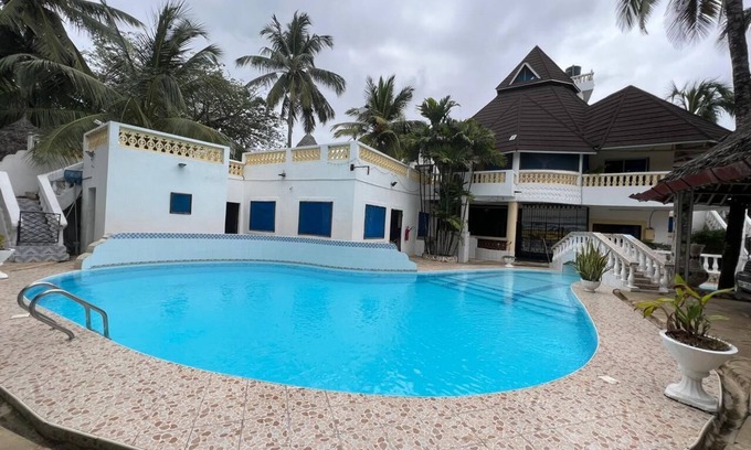 Galu Casa | Kivuli villas Diani ,located 2 minutes walk to the White sandy Diani Beach