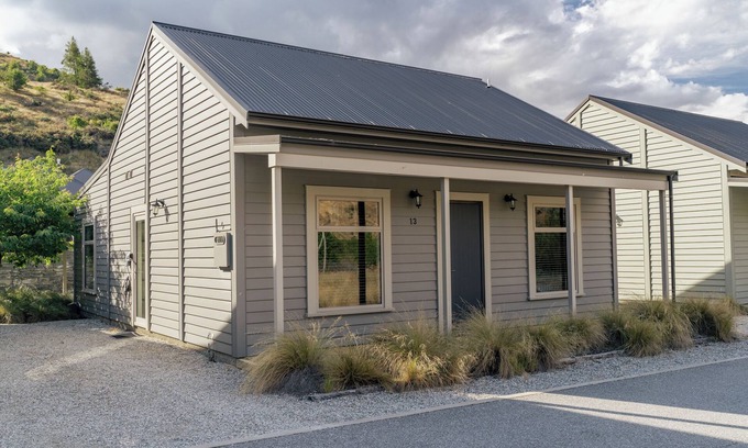 Cardrona Casa | Kiwi Ski Cottage - Wanaka Holiday Home