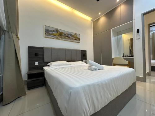 Salak South Apartamento | KL ,2BR 2Bath Condo ,Razak city ,TV box&Pool