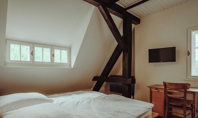 Ahutte Casa | Kleines Doppelzimmer Dachgeschoß - Museumsbahnhof Ahütte