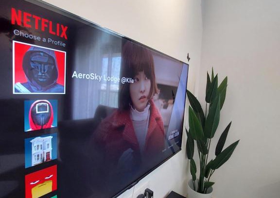 Kota Warisan Apartamento | KLIA Travel Homestay - 3R 2B - WIFI & NETFLIX