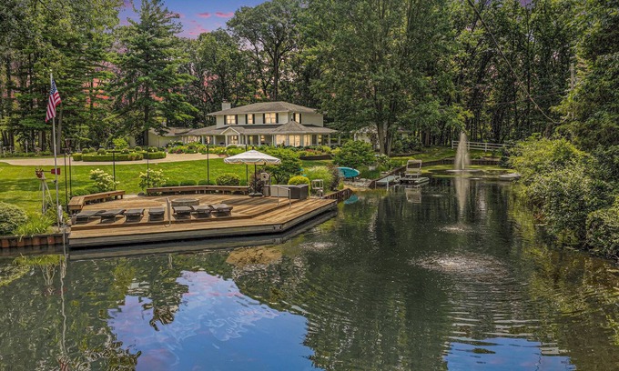 White Pigeon Casa | Klinger Lake Cove - Sleeps 16-24