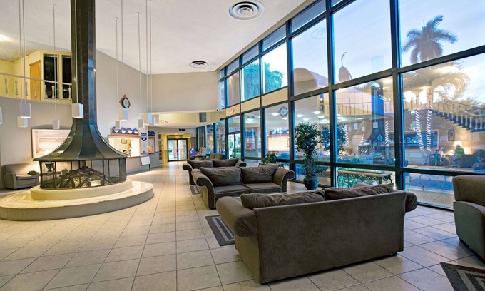 Hallandale Beach Hotel | Knights Inn Hallandale