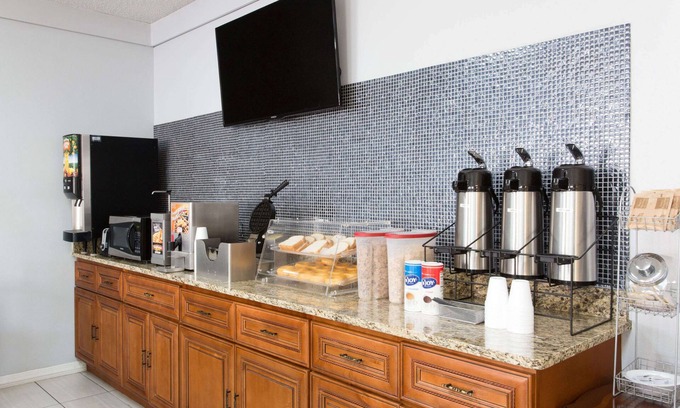 Plant City Hotel | Knights Inn Plant City