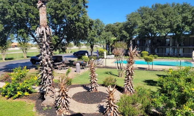 San Antonio Hotel | Knights Inn San Antonio near Frost Bank Center