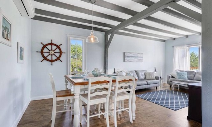 Mahone Bay Casa | Knotting Hill - A Storybook Stay in Mahone Bay