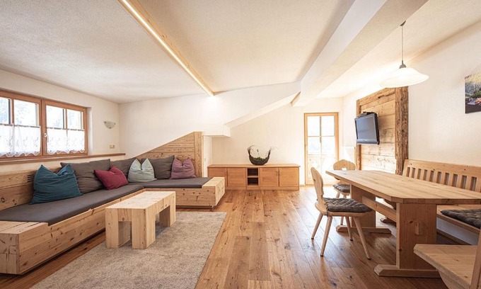 Campo Tures Apartamento | Kofler zw den Wänden Apt Edelweiss