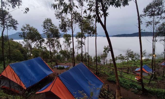 Suryanelli Otro | Kolukkumalai Valley Camp