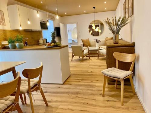Friedrichstadt Apartamento | Komfort - Suite zentral, mit Balkon und Waschmaschine