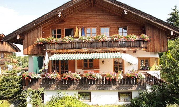 Schliersee Casa | Komfortable, Komplett Eingerichtete Fewo mit Bergblick für 4 Personen