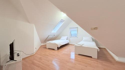 Neumuenster Apartamento | Komfortables Dachgeschoss-Apartment in Neumünster ideal für Monteure